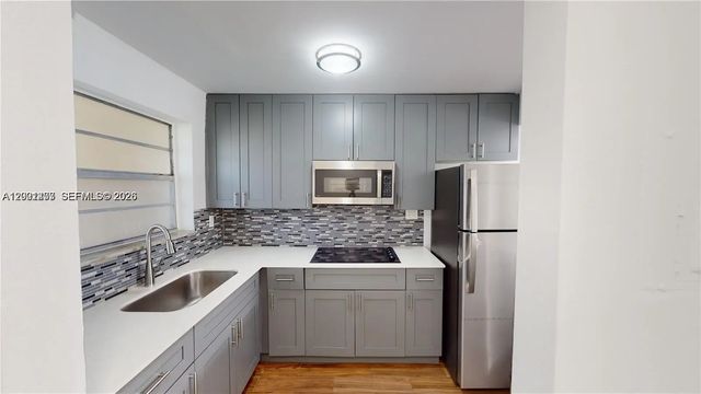 453 Sw 2nd Street #301c, Miami