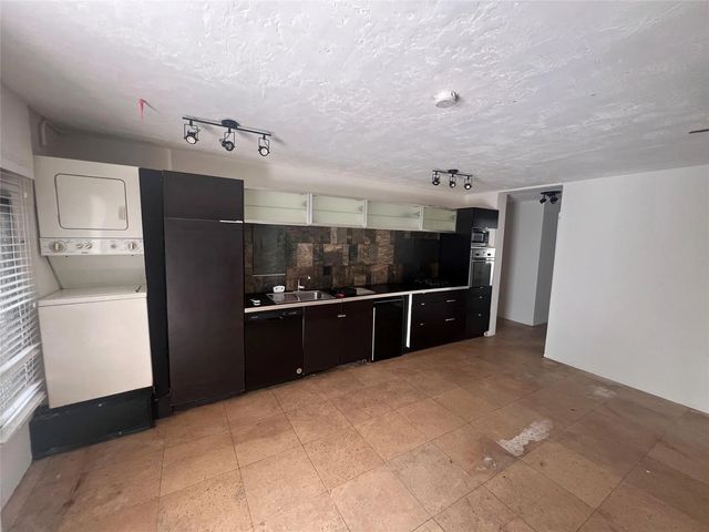 2 of 11 - 919 Michigan Avenue #3, Miami Beach, FL