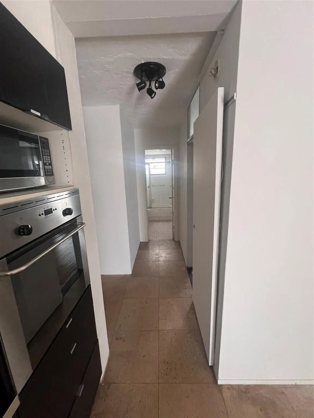 5 of 11 - 919 Michigan Avenue #3, Miami Beach, FL