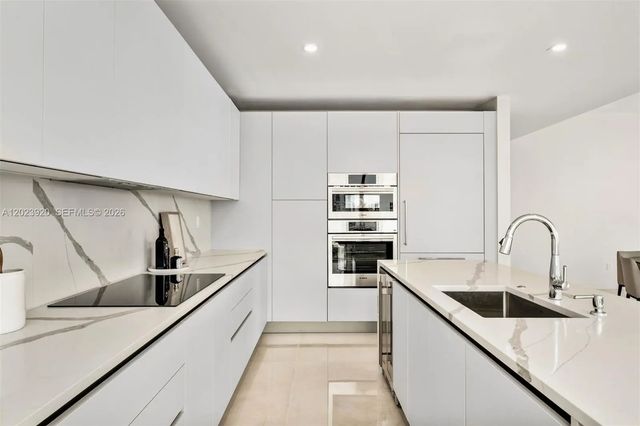 2 of 18 - 527 Orton Avenue #403, Fort Lauderdale, FL