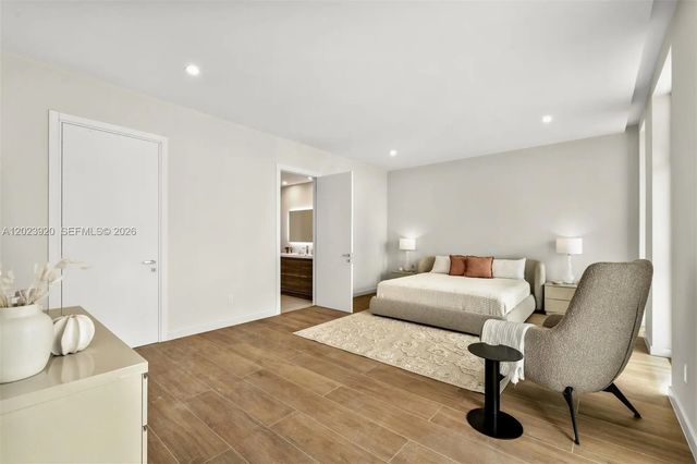 3 of 18 - 527 Orton Avenue #403, Fort Lauderdale, FL