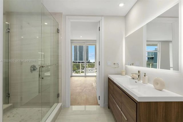 5 of 18 - 527 Orton Avenue #403, Fort Lauderdale, FL