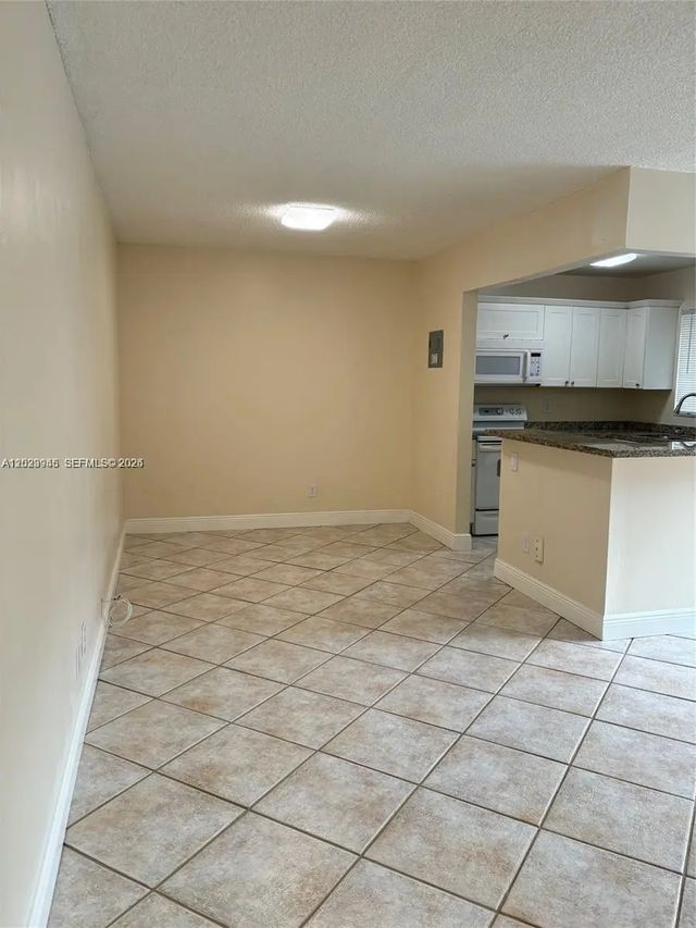 5 of 11 - 7910 Taft Street #214, Pembroke Pines, FL