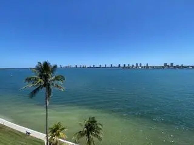 301 Lake Shore Drive #801, Lake Park