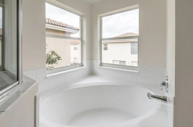 3 of 17 - 4147 Meade Way, West Palm Beach, FL