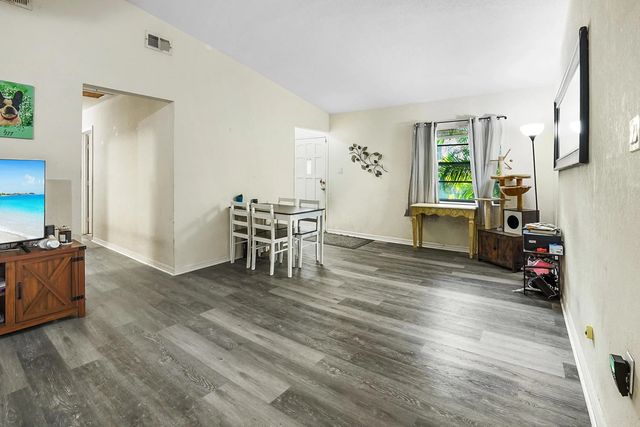4 of 24 - 203 E Easy Street, Fort Pierce, FL