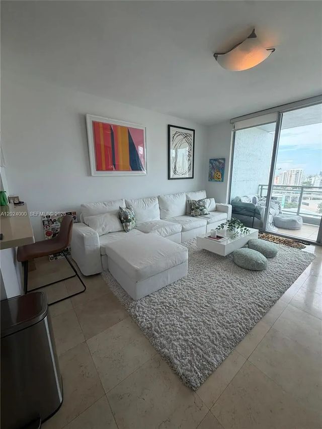 2 of 23 - 90 Sw 3rd Street #1811, Miami, FL