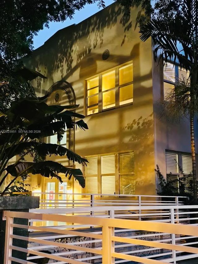 2 of 23 - 1550 Drexel Avenue #202, Miami Beach, FL