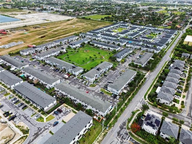 4 of 39 - 356 Nw 12th Place, Florida City, FL
