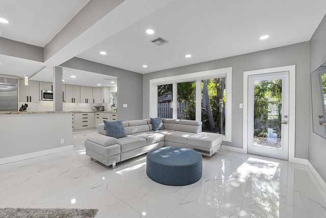 5 of 44 - 1900 Ne 16th Terrace, Fort Lauderdale, FL