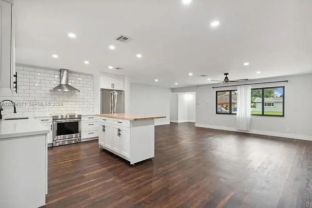 4 of 15 - 11901 Nw 23rd Street, Pembroke Pines, FL