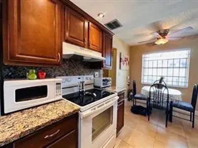 4 of 30 - 3099 Nw 48th Avenue #253, Lauderdale Lakes, FL