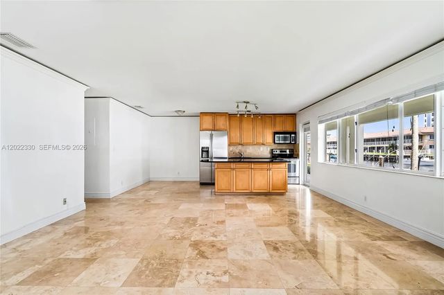3 of 20 - 2881 Ne 32nd Street #111, Fort Lauderdale, FL