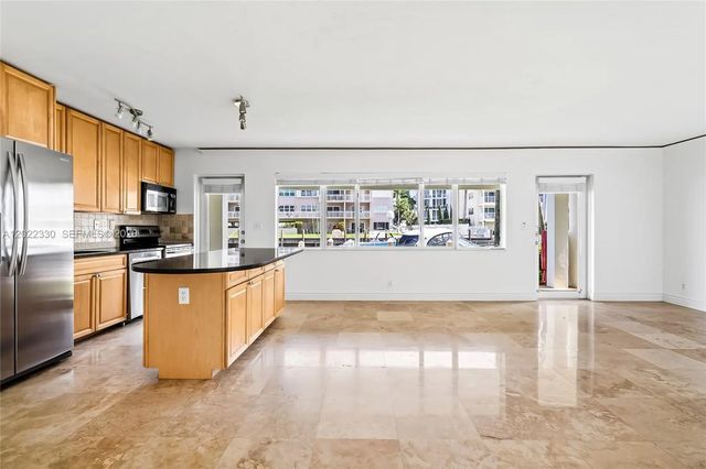 4 of 20 - 2881 Ne 32nd Street #111, Fort Lauderdale, FL