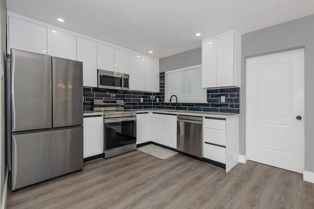 2 of 47 - 2733 Ne 6th Avenue, Wilton Manors, FL