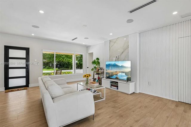 3 of 27 - 5620 Sw 63rd Court, South Miami, FL