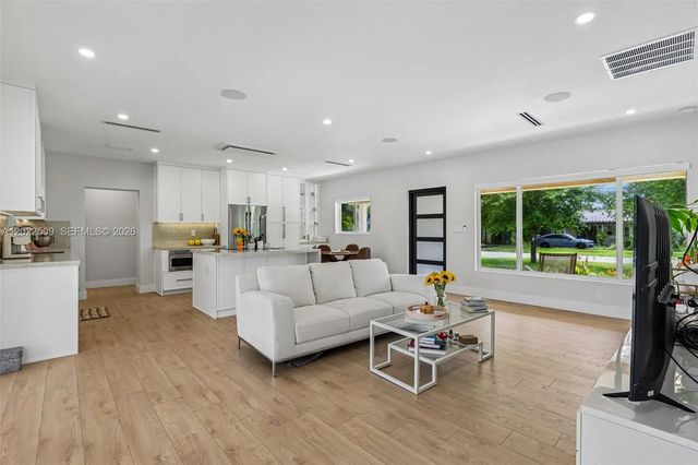 4 of 27 - 5620 Sw 63rd Court, South Miami, FL