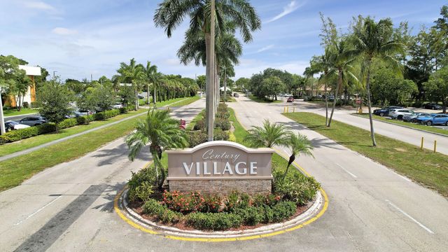210 Wellington E, West Palm Beach