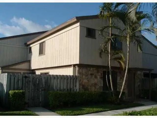 11868 Sturbridge Lane, Wellington