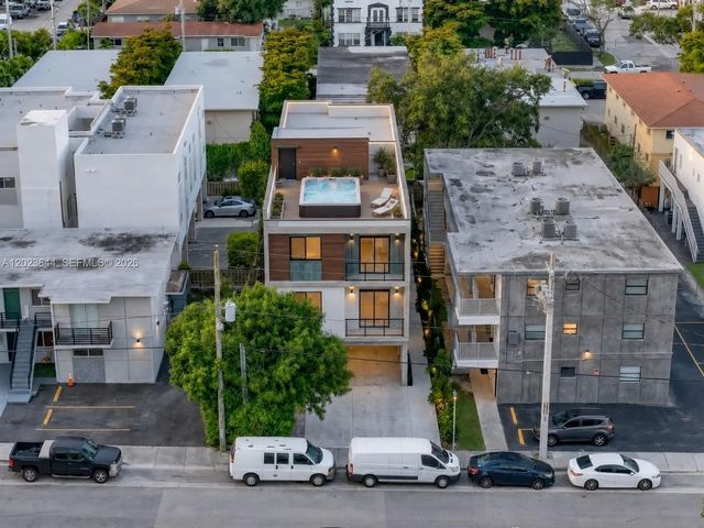 718 Sw 4th Street, Miami