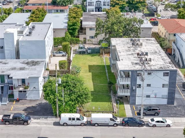 2 of 11 - 718 Sw 4th Street, Miami, FL