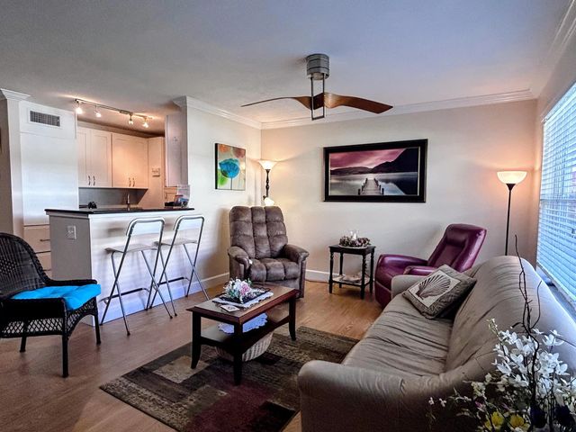 638 Snug Harbor Drive #e6, Boynton Beach