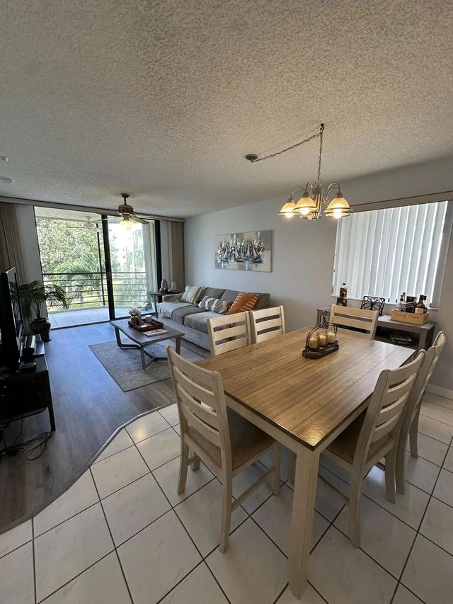 3 of 19 - 3138 Via Poinciana #317, Lake Worth, FL
