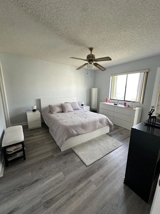 4 of 19 - 3138 Via Poinciana #317, Lake Worth, FL
