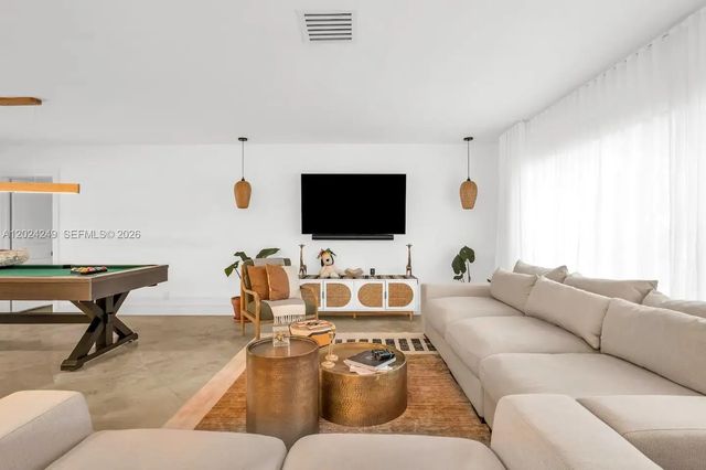 2 of 41 - 5250 Ne 15th Avenue, Fort Lauderdale, FL