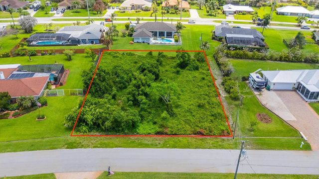 3 of 10 - 2012 Se Giffen Avenue, Port St. Lucie, FL