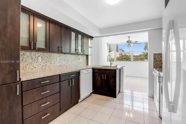 5 of 54 - 16558 Ne 26th Avenue #3h, North Miami Beach, FL