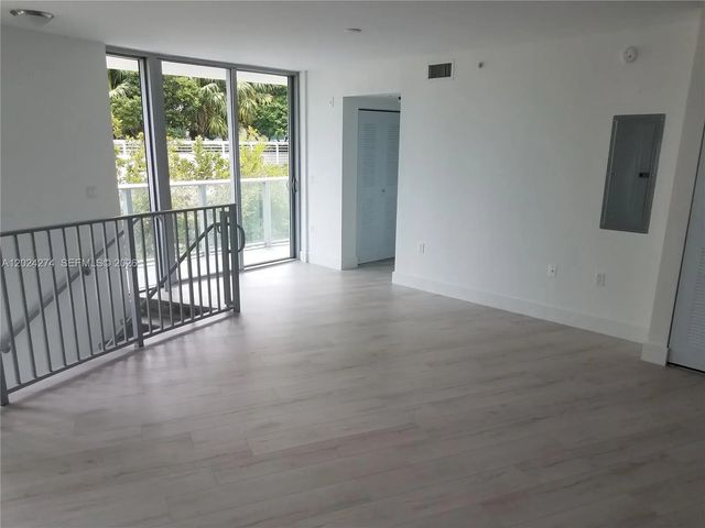 4 of 27 - 6620 Indian Creek Drive #104, Miami Beach, FL