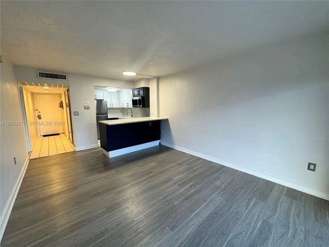 4 of 22 - 1650 Ne 115th Street, Miami, FL