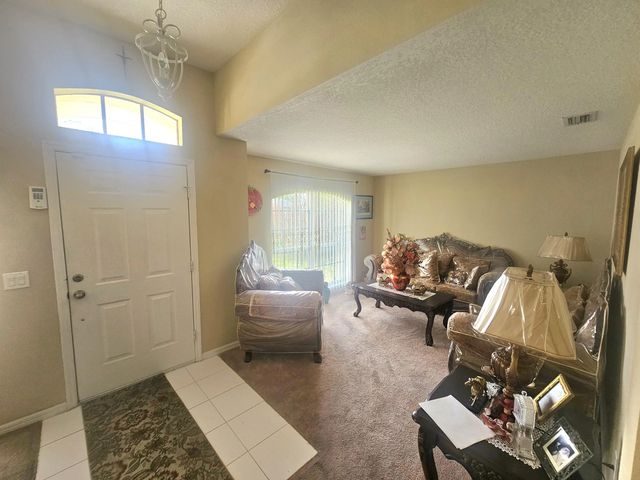 5 of 31 - 589 Nw Fairfax Avenue, Port St. Lucie, FL