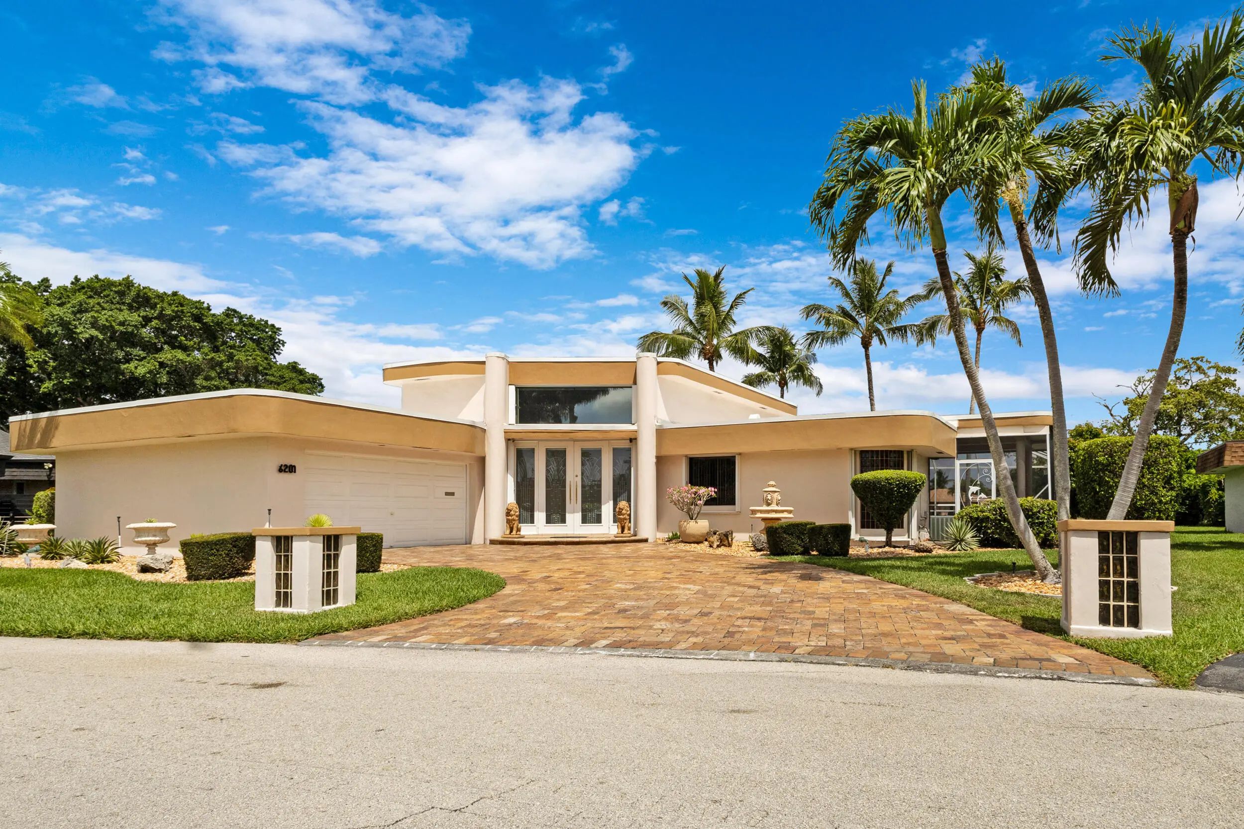 6201 Royal Poinciana Lane, Tamarac