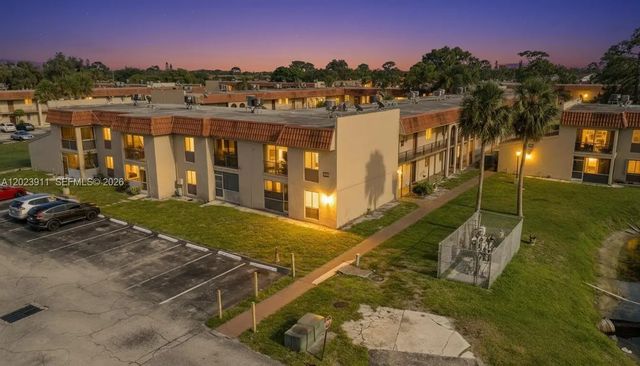 3 of 46 - 6100 Forest Hill Boulevard #107, West Palm Beach, FL