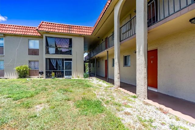 5 of 46 - 6100 Forest Hill Boulevard #107, West Palm Beach, FL