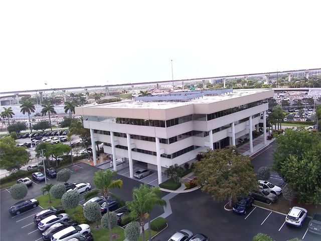 290 Nw 165th Street #m500, Miami