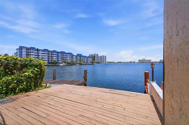 5 of 38 - 2757 Ne 165th Terrace #28, North Miami Beach, FL