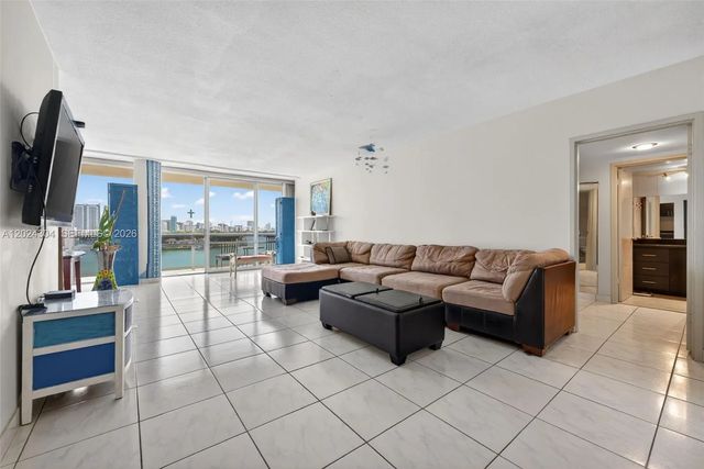4 of 23 - 900 Bay Drive #606, Miami Beach, FL