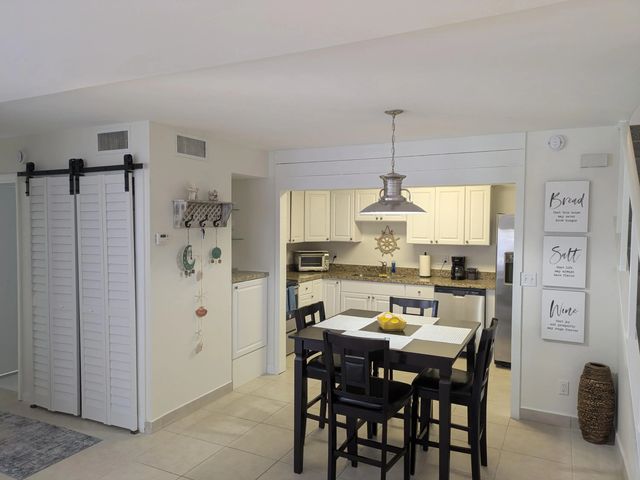 4 of 30 - 1772 Gulfstream Avenue #e1, Fort Pierce, FL