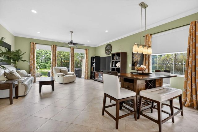 615 Sw Glen Crest Way, Stuart