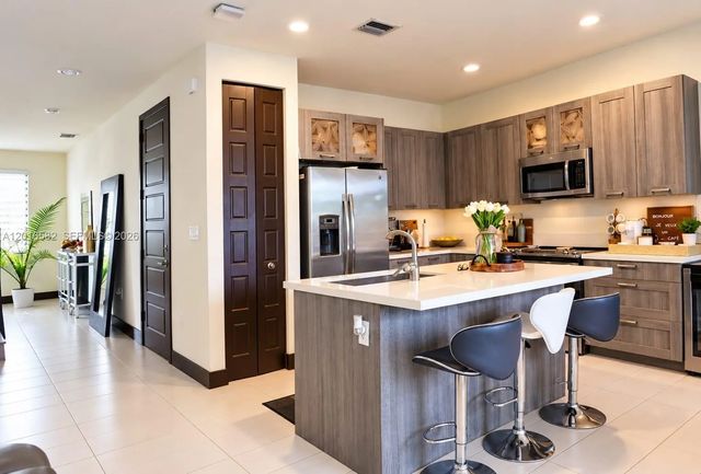 16012 Nw 91st Court, Miami Lakes