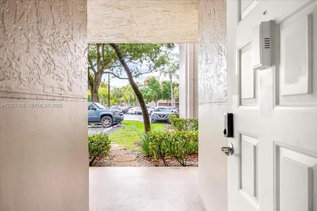 5 of 92 - 9501 Seagrape Drive #102, Davie, FL