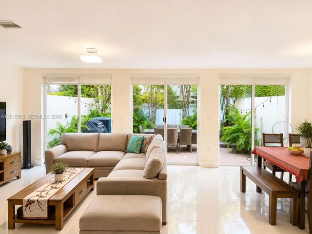 2 of 11 - 10973 Nw 62nd Terrace, Doral, FL
