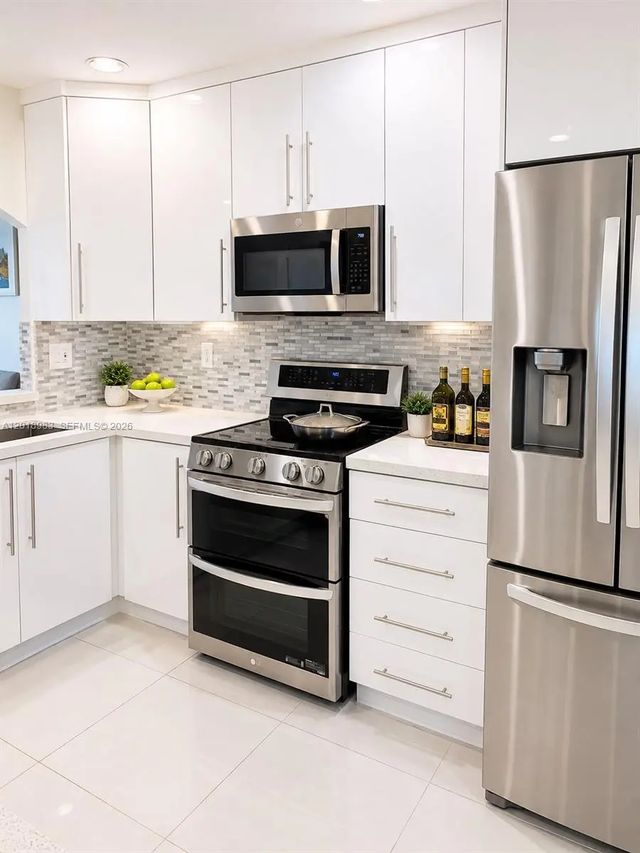 4 of 11 - 10973 Nw 62nd Terrace, Doral, FL