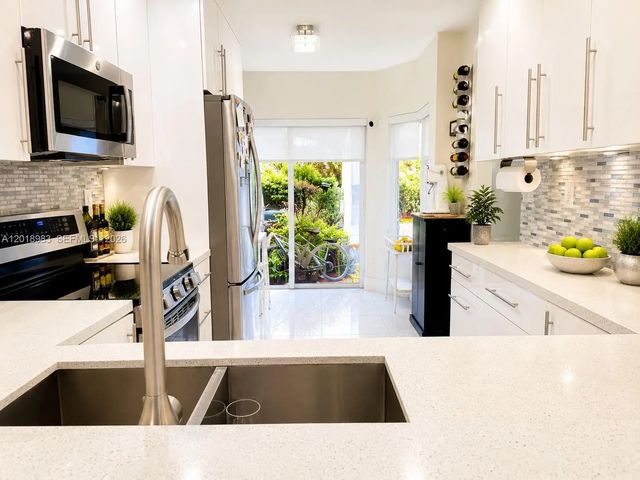 5 of 11 - 10973 Nw 62nd Terrace, Doral, FL
