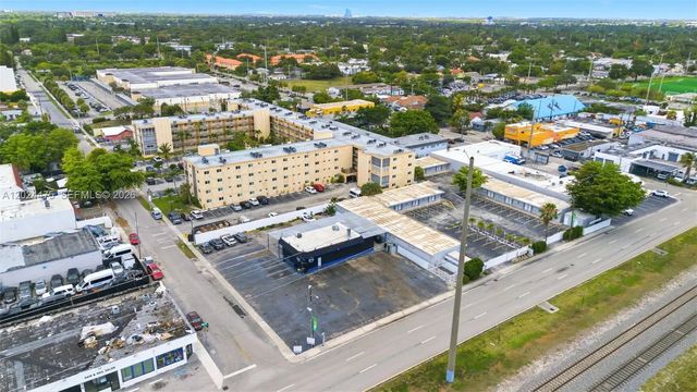 4 of 25 - 612 N Dixie Highway, Hollywood, FL