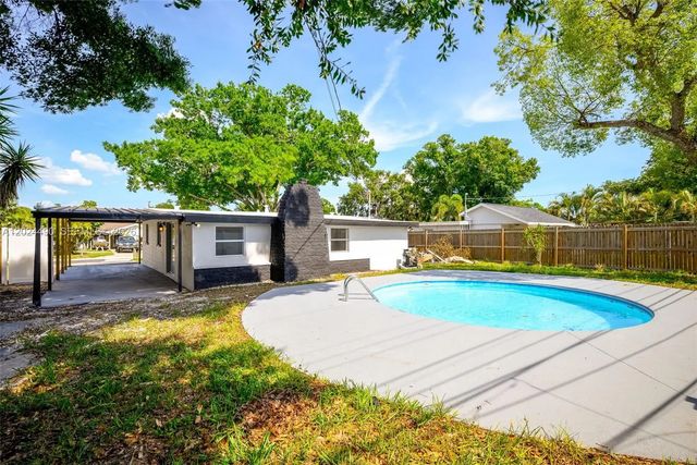 9596 Groveland Street, 