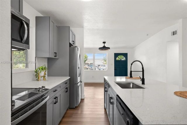 2 of 33 - 9596 Groveland Street, , FL